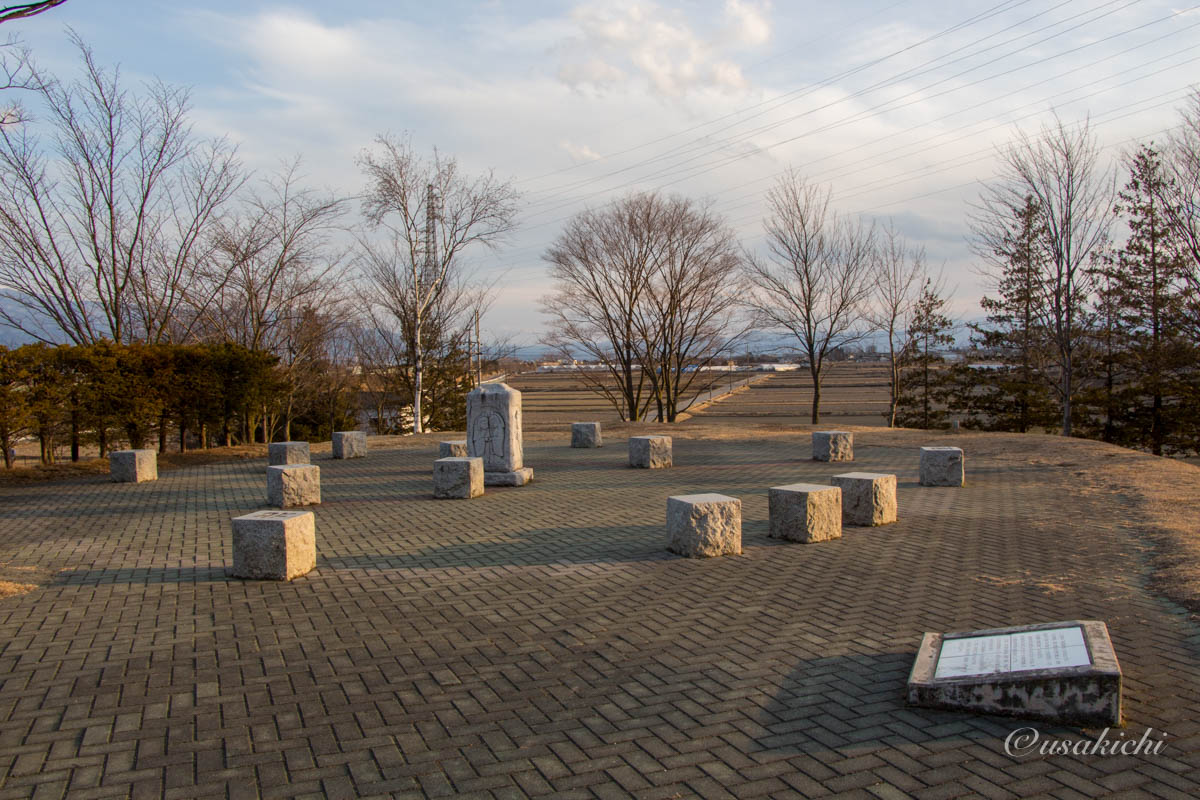 梓川SA(下り) | 高台(広場)
